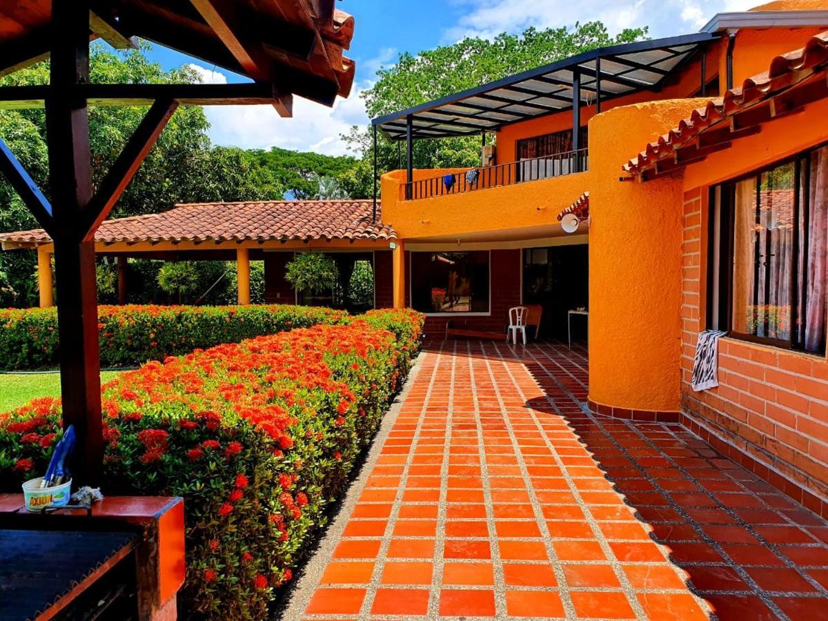 Finca Hacienda El Castillo Santa Fe De Antioquia Exterior photo